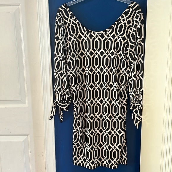NWT Women’s Mud Pie Anderson Black/Pearl Lattice Dress Size Medium 8-10 - Picture 2 of 11